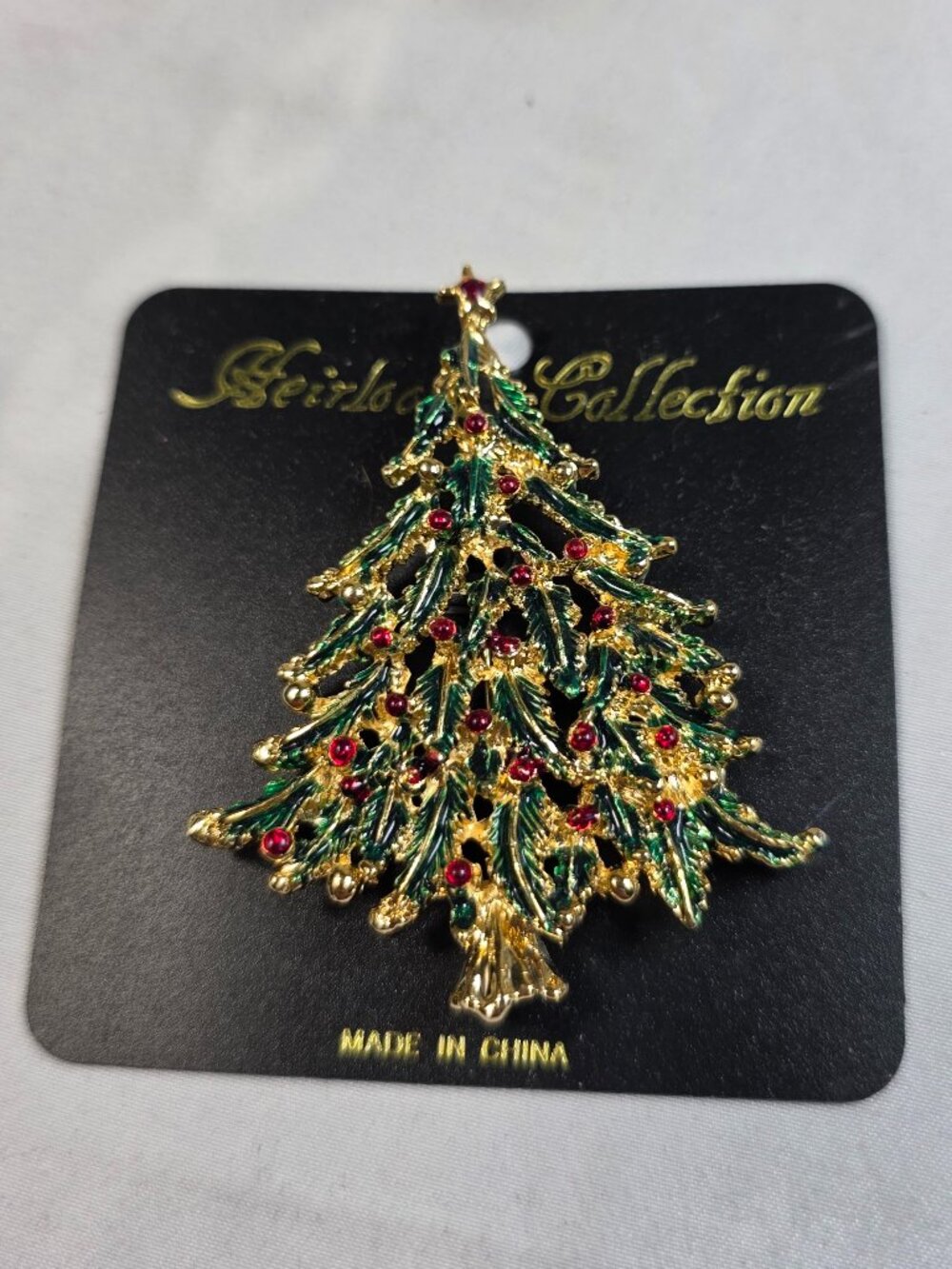 Heirloom Collection Christmas Tree Pin – Gold Tone Holiday Brooch with Red Ornam